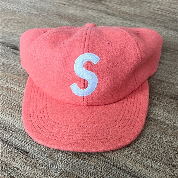 Supreme Wool 6 Panel Coral Cap with White Embroidery - Picture 1 of 3